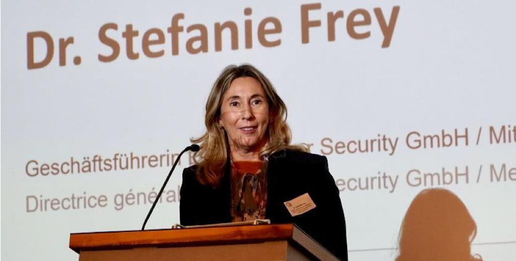 Dr Stehanie Frey, from Deutor Cyber Security Solutions, at a podium